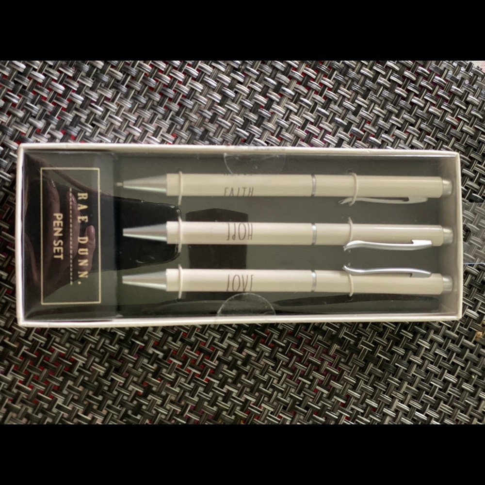 Rae Dunn Pen